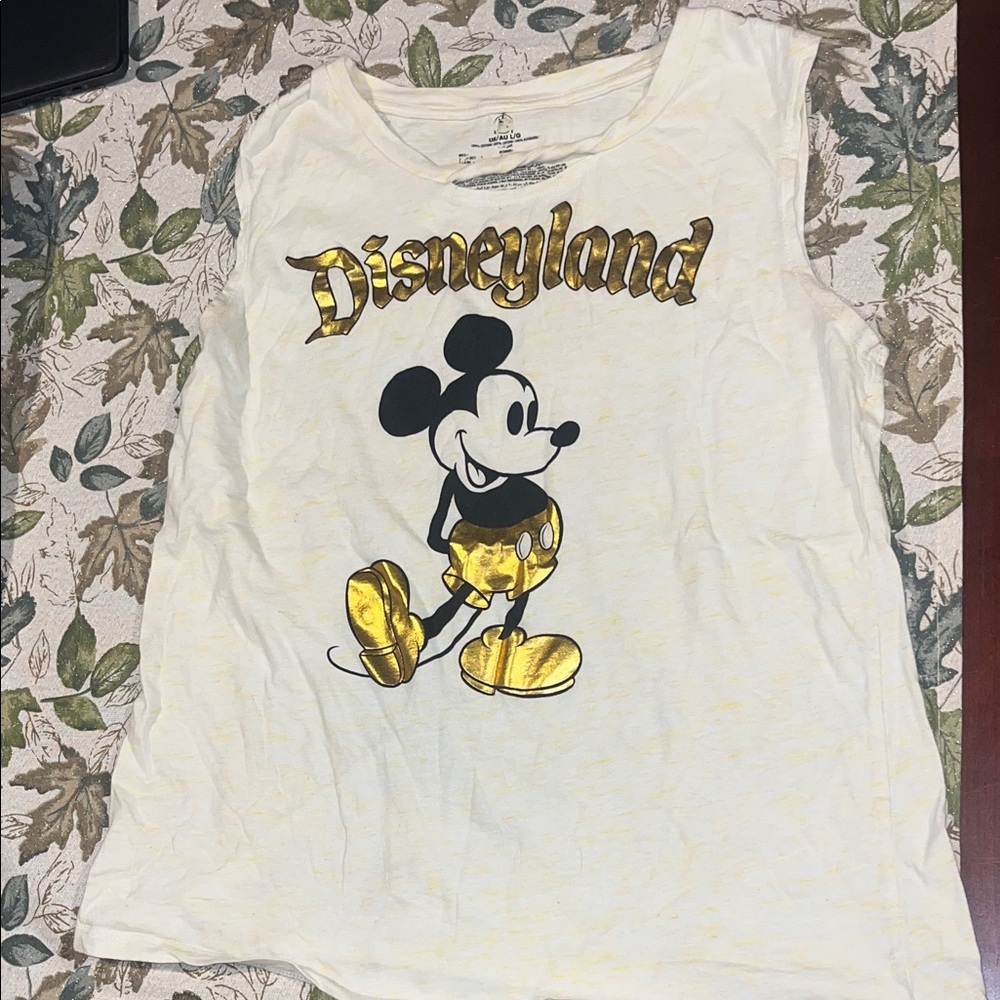 Disneyland Vintage Classic Mickey Gold Foil in Cream Muscle Tank sz L EUC